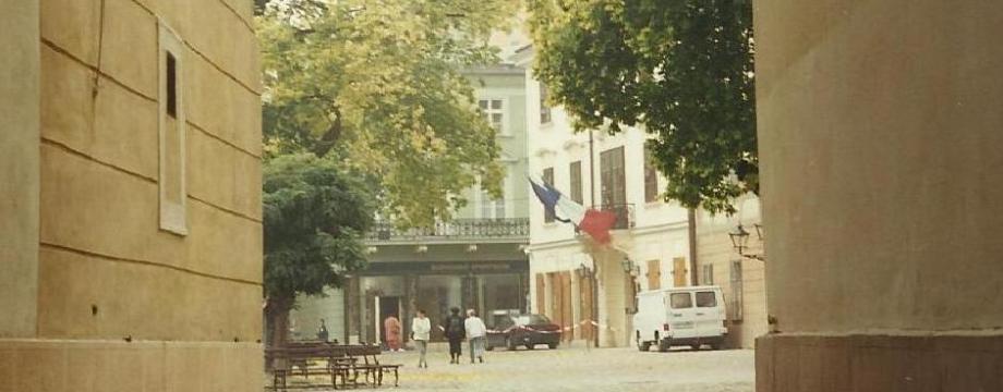 Bậtiment de l´Ambassade de France en Slovaquie (année 1995)